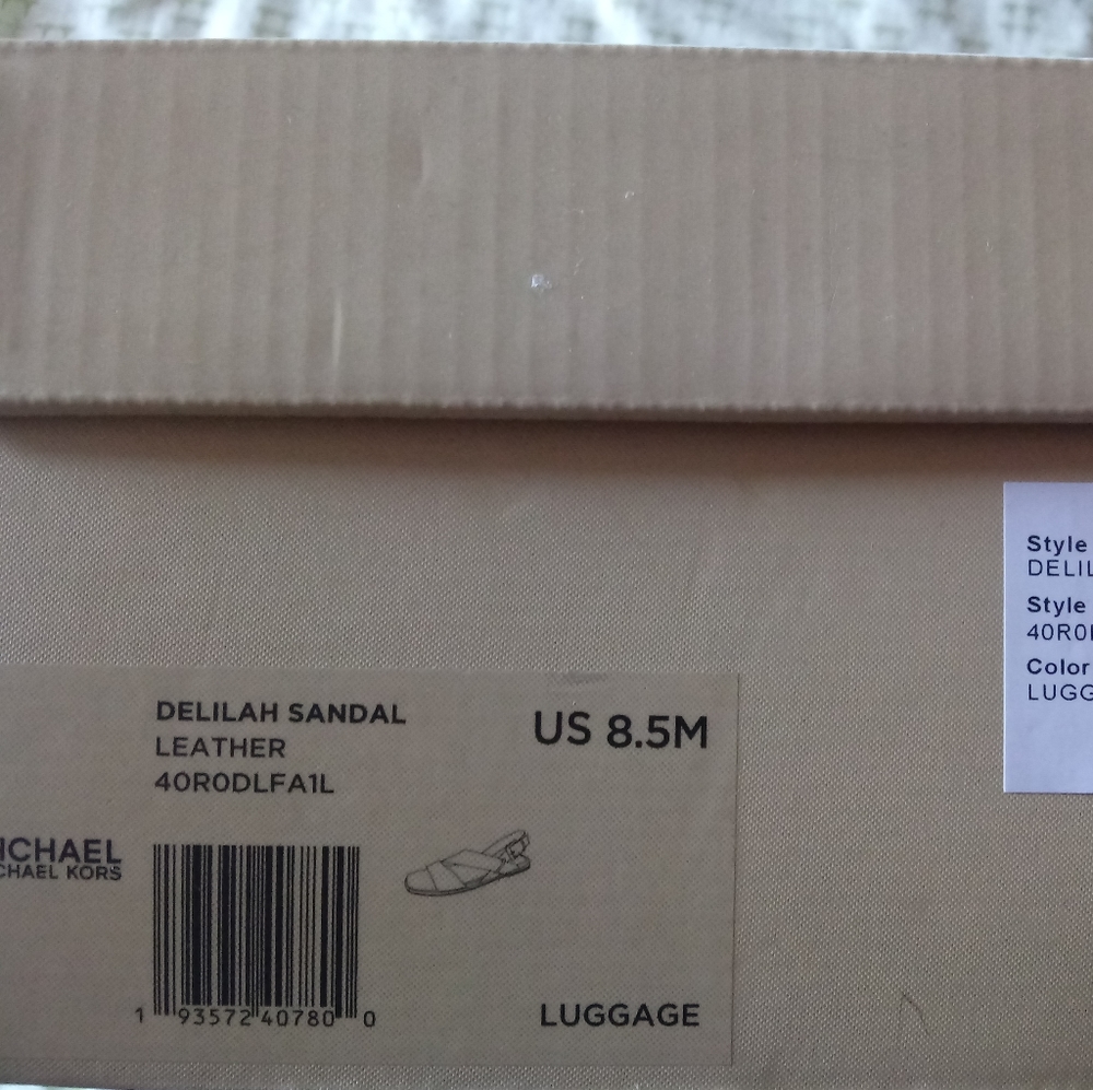 "New" Michael Kors Delilah Sandals - Picture 3 of 10